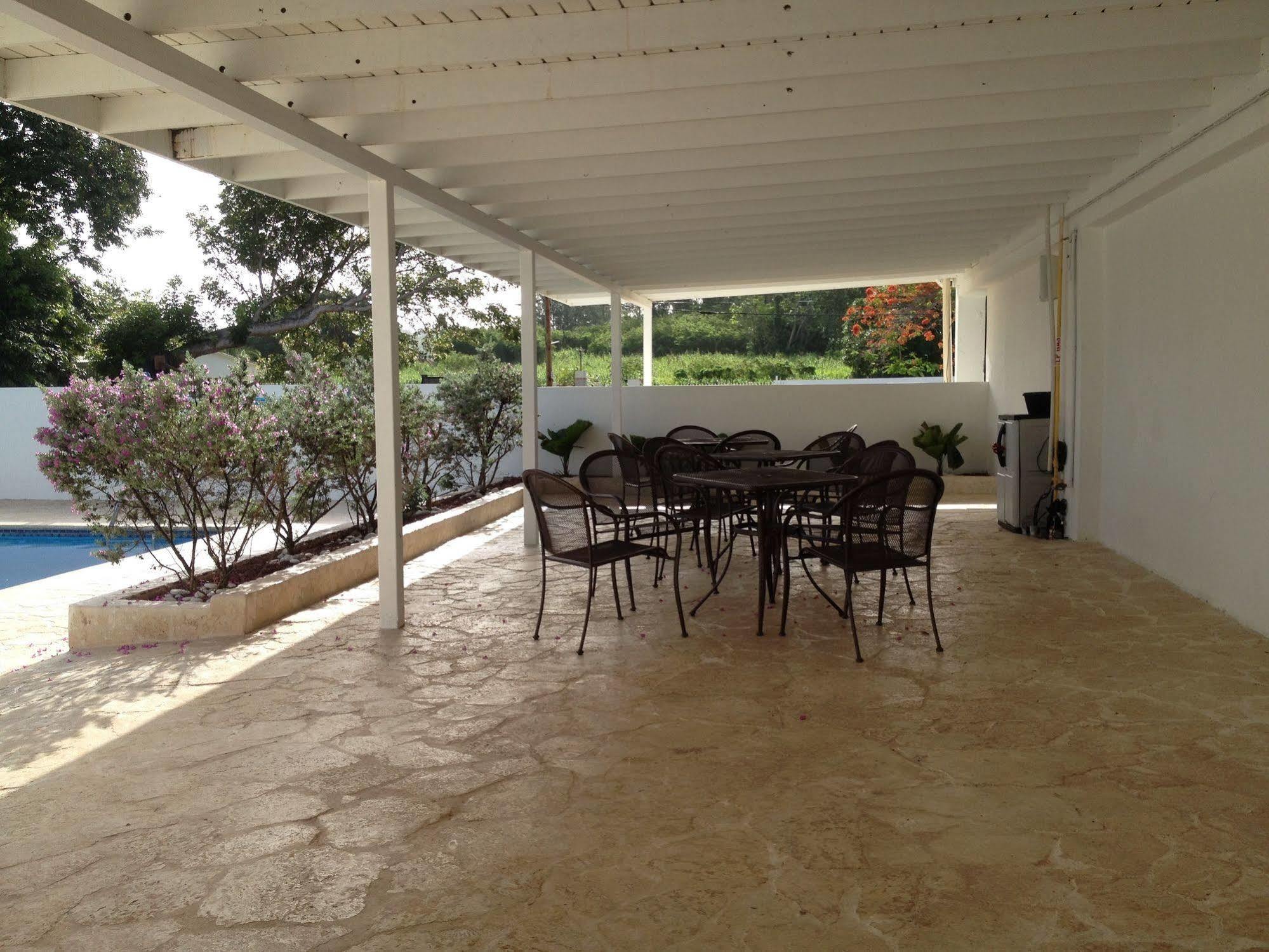 Arecibo Inn Екстериор снимка